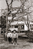 伊与田昌男撮影。昭和34年（1959）、当時の保谷町・田無町・久留米町にひばりが丘団地が建設された。日本住宅公団最大の公団住宅で、マンモス団地の先駆をなした。