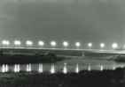 平成元年（1989）、市内で多摩川にかかる二番目の橋「立日橋」が完成しました。立川駅南口から日野の甲州街道へほぼ一直線で結ぶこの橋は、南北交通の便利を与えるものでした。